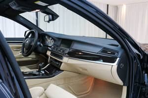 Image 11/24 of BMW 550i (2012)