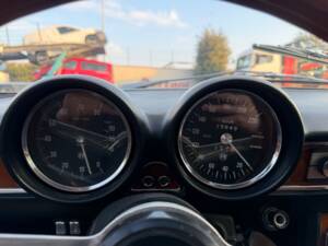 Image 22/27 of Alfa Romeo 1750 GT Veloce (1969)