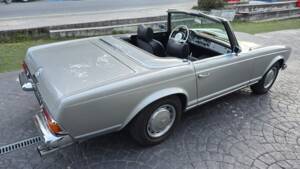Image 22/26 de Mercedes-Benz 280 SL (1970)
