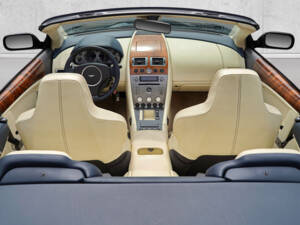 Afbeelding 21/24 van Aston Martin DB 9 Volante (2006)