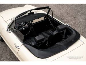 Image 12/24 de Alfa Romeo 1300 Spider Junior (1969)