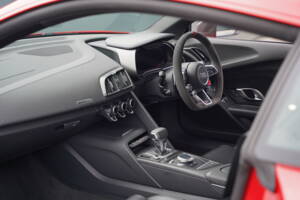 Bild 35/50 von Audi R8 V10 plus (2018)