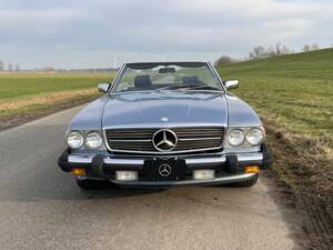 Bild 4/8 von Mercedes-Benz 560 SL (1987)