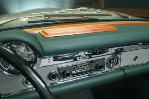Image 20/50 de Mercedes-Benz 280 SL (1970)