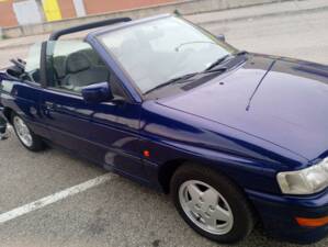 Bild 8/50 von Ford Escort 1.8 16v (1992)