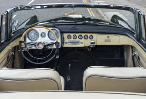 Image 15/28 of Dual-Ghia Convertible (1957)