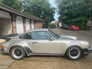 Image 40/47 of Porsche 911 Turbo 3.3 (1983)