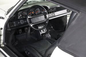 Imagen 22/30 de Porsche 911 Carrera 3.2 (WTL) (1986)