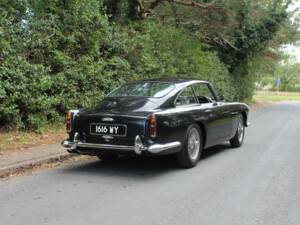 Image 6/19 of Aston Martin DB 4 (1961)