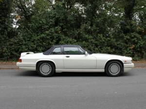 Image 7/20 de Jaguar XJS 5.3 V12 (1988)