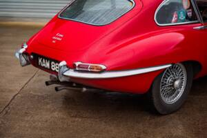 Image 20/46 of Jaguar E-Type (2+2) (1966)