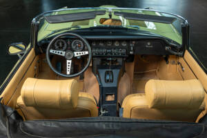 Image 3/28 of Jaguar E-Type V12 (1974)