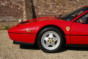 Image 31/50 de Ferrari 328 GTS (1989)