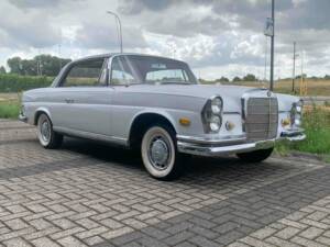 Afbeelding 3/8 van Mercedes-Benz 220 SE b (1963)