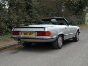 Image 6/18 de Mercedes-Benz 500 SL (1986)