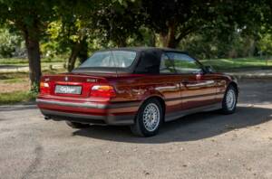 Immagine 2/23 di BMW 318i (1995)