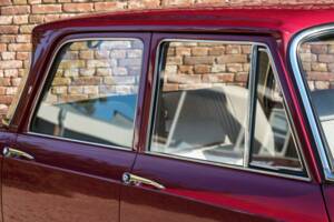 Image 37/50 of Alfa Romeo Giulia Nuova Super 1300 (1975)