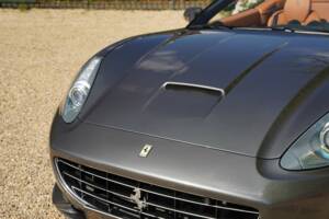 Bild 47/50 von Ferrari California (2010)