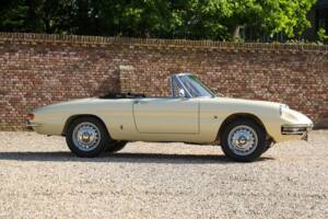 Image 42/50 of Alfa Romeo 1600 Duetto (1967)