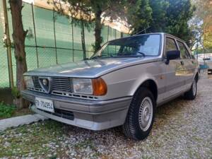 Bild 21/63 von Alfa Romeo 75 1.6 (1987)