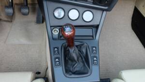 Immagine 19/48 di BMW 325i (1986)