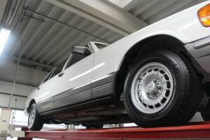 Afbeelding 12/50 van Mercedes-Benz 380 SEL (1983)