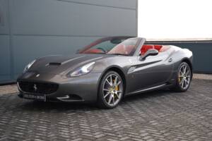 Image 11/50 of Ferrari California (2009)