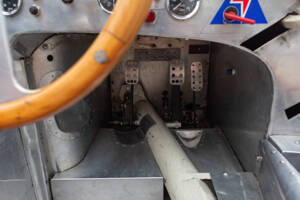 Image 14/80 of Lister Knobbly (1956)