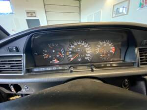 Bild 25/66 von Mercedes-Benz 190 E 2.3-16V (1986)