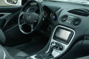 Image 47/50 of Mercedes-Benz SL 55 AMG (2003)