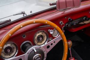 Image 19/72 de Austin-Healey 3000 Mk II (BJ7) (1962)