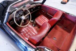 Image 25/43 of Mercedes-Benz 190 SL (1962)