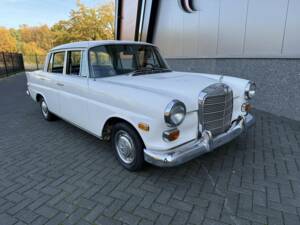 Bild 5/50 von Mercedes-Benz 230 (1968)