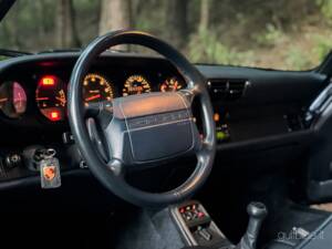 Image 17/42 of Porsche 911 Carrera 2 (1991)
