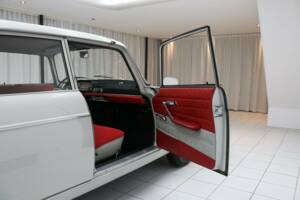 Bild 7/18 von Peugeot 404 (1963)