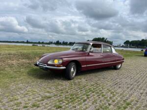 Image 3/16 of Citroën ID 19 (1968)