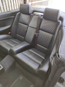 Bild 17/18 von BMW 320i (1998)