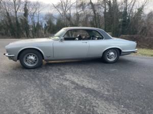 Image 14/20 de Jaguar XJ 6 C 4.2 (1975)