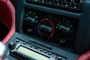 Bild 33/66 von Ferrari 550 Maranello (2000)