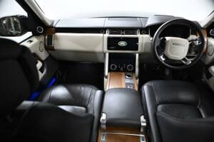 Bild 32/50 von Land Rover Range Rover Autobiography SDV8 (2018)