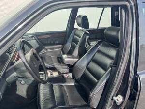 Image 10/29 of Mercedes-Benz 300 TE (1989)