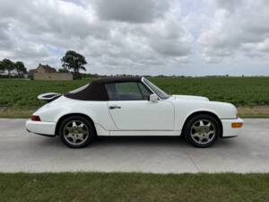 Image 18/62 of Porsche 911 Carrera 2 (1990)