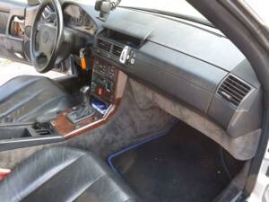 Image 48/50 de Mercedes-Benz SL 280 (1995)
