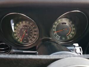 Image 16/24 of Chevrolet Corvette Stingray (1976)