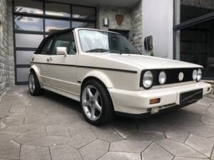 Immagine 3/22 di Volkswagen Golf Mk I Convertible 1.8 (1989)
