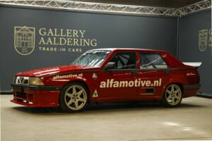 Image 20/50 de Alfa Romeo 75 3.0 V6 QV (1990)