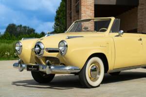 Image 24/50 of Studebaker Champion Regal DeLuxe Convertible (1950)