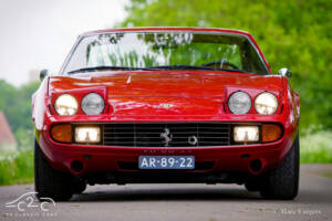 Image 2/80 de Ferrari 365 GTC&#x2F;4 (1972)