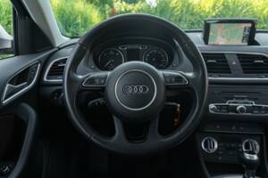 Bild 40/50 von Audi Q3 2.0 TDI quattro (2012)