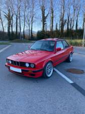 Image 117/180 de BMW 316i (1989)